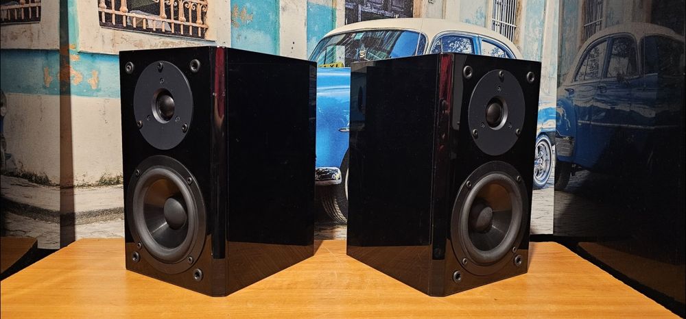 Boxe audio Yamaha NX-E 700 - monitoare pasive Piano Craft