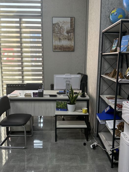 Продаю Срочно офисный мебель в комплекте