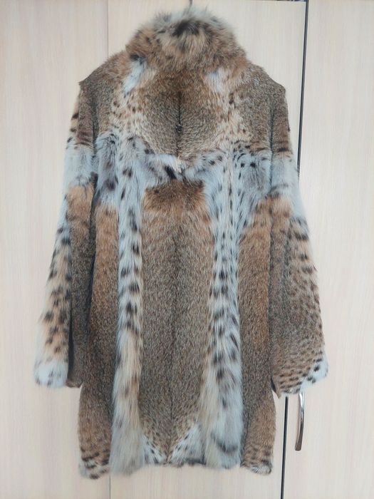 Шуба из меха рыси новая
