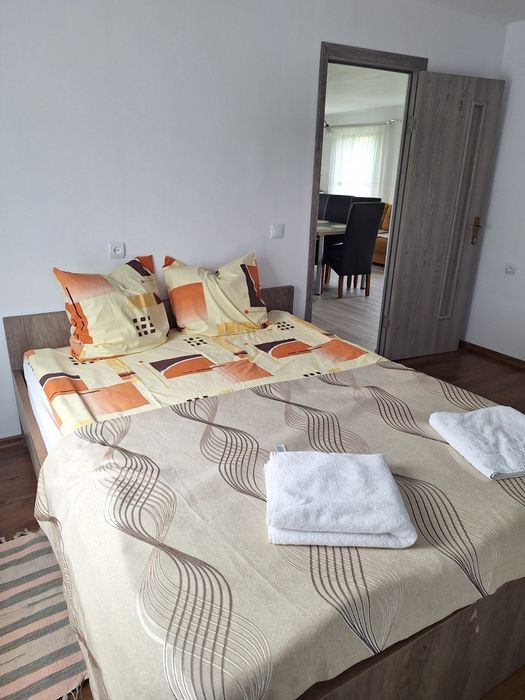 Cabana de inchiriat  . CASA MARA ocupată de revelion