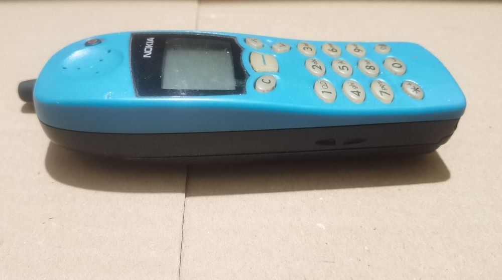 Telefon mobil Nokia 5110 retro vintage colecție anii 90 pentru piese