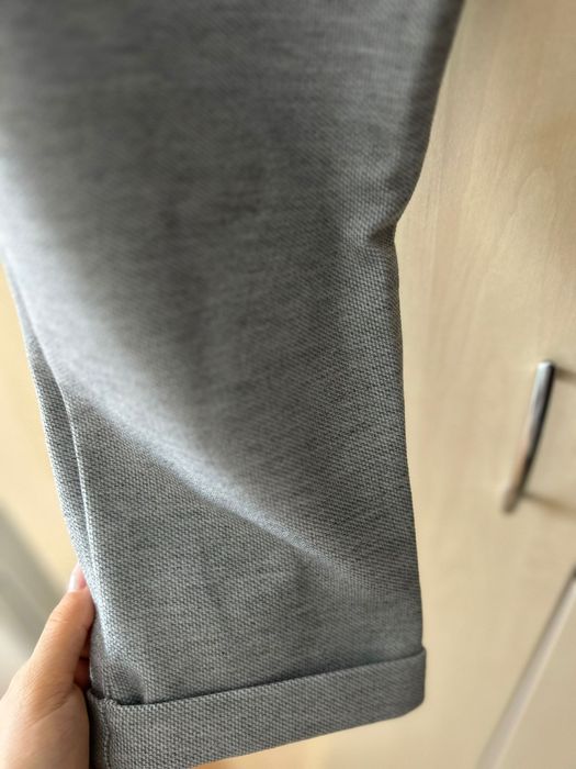 Pantaloni eleganți zara