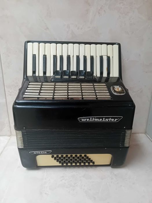 Акордеон Велтмайстер  (Weltmeister ) 40 баса