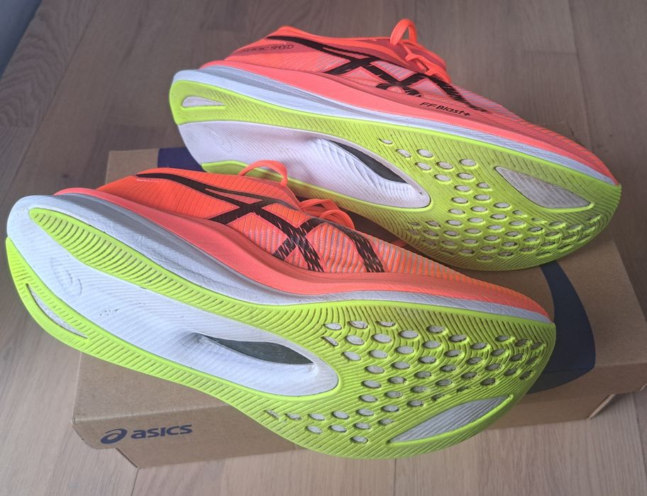 Маратонки Asics Magic Speed 3, размер 42.5