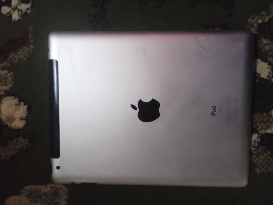 iPad 4 продаётся