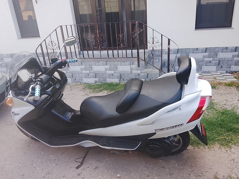 Scuter   Suzuki 400cm