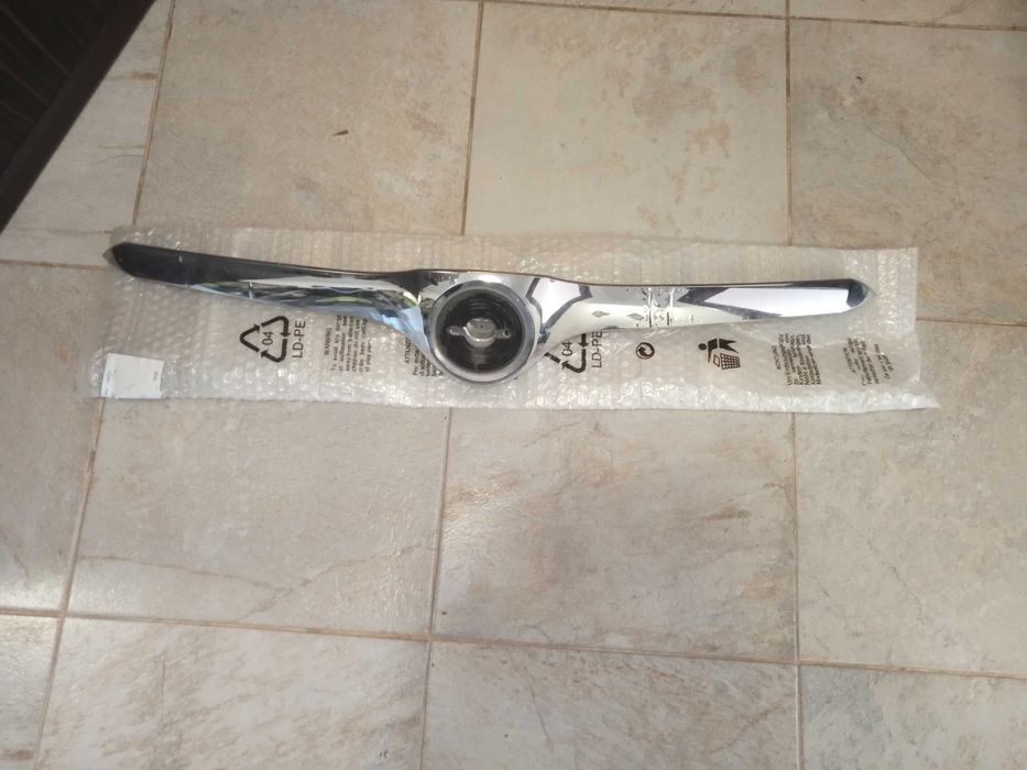 Лайсна за преден капак хром -Оригинал за Skoda Superb