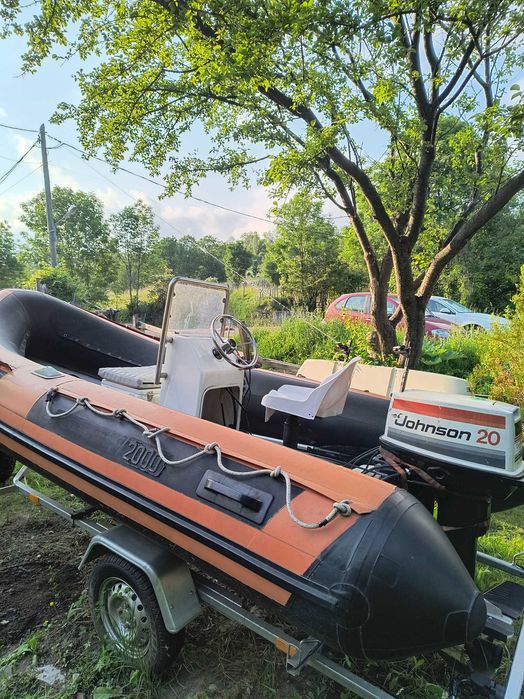 Vând barcă cu motor, RIB cu motor 20 cp Johnson 2t.