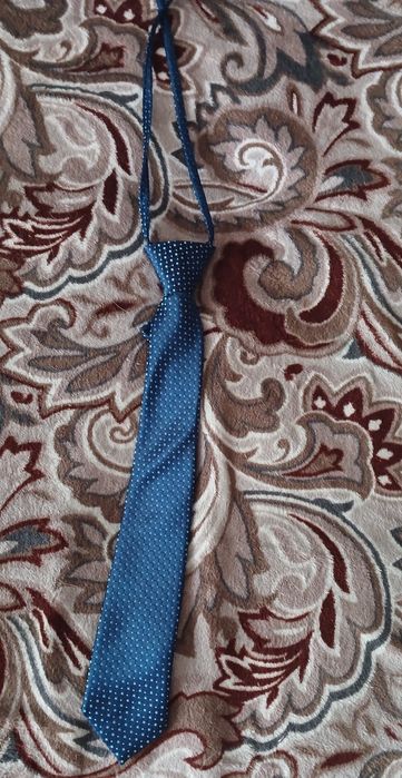 Продам школьный костюм