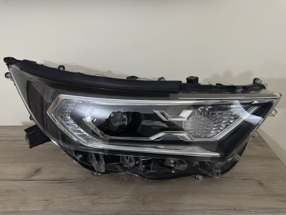 Far dreapta LED TOYOTA RAV4 V 2018-2025 - Cod 8114542A30