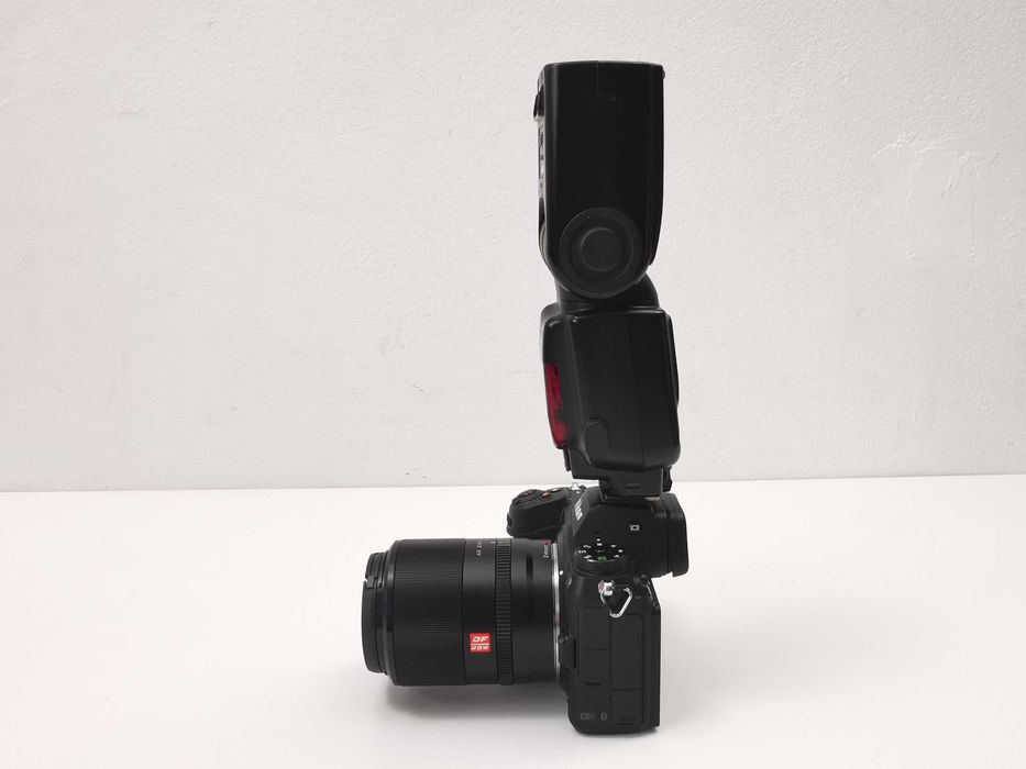 Nikon Speedlight SB-900 в пълен комплект