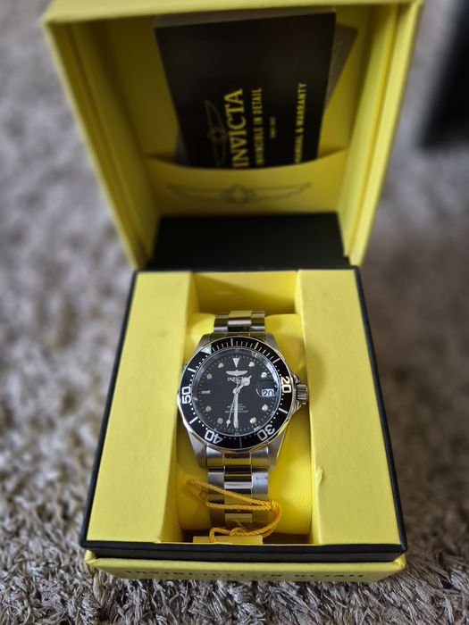 Ceas invicta argintiu