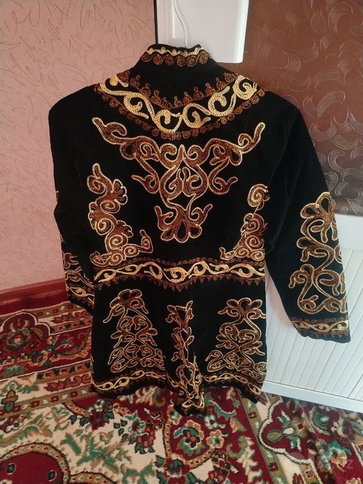 Xalatcha yangi kiyilmagan makasinka