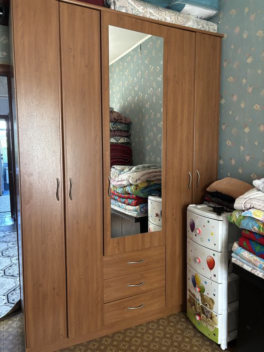 Срочно продается шкаф