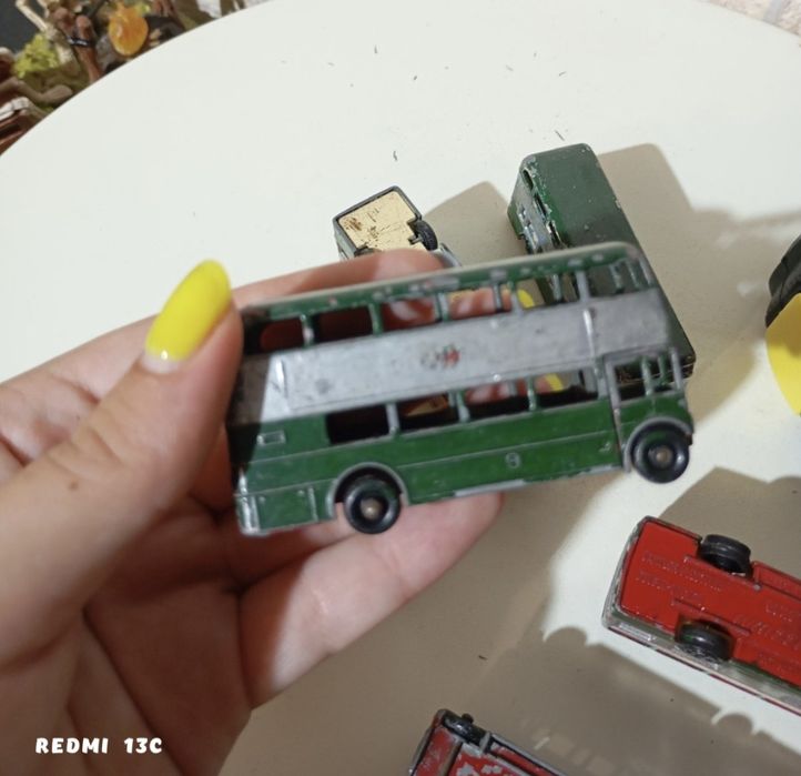 Стари метални автобуси