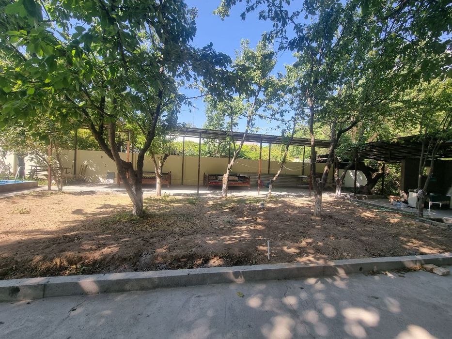 Октошда дача сотилади