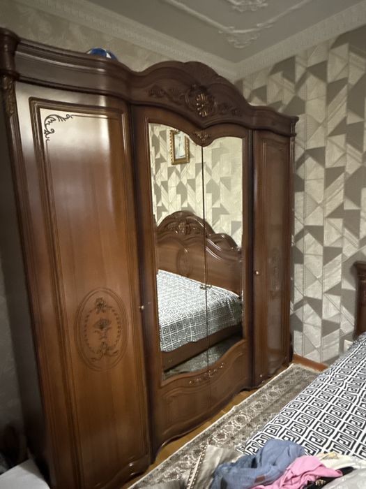 Продам спальный гарнитур