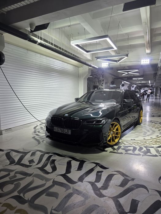 Продаю своя машину бмв г30 530i 2021 год