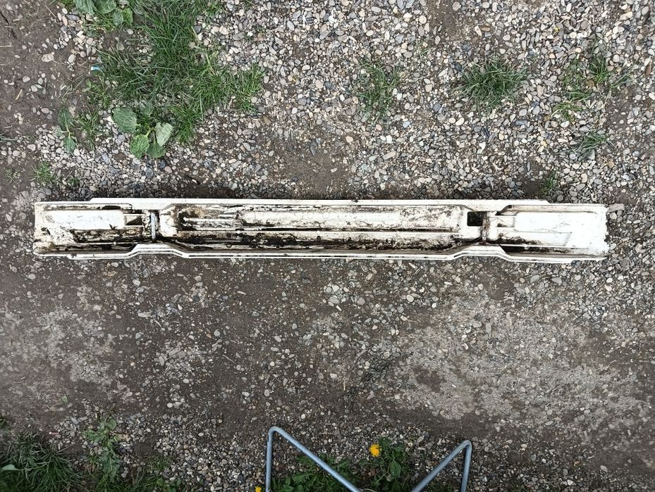 Vând armătură bara spate bmw e46