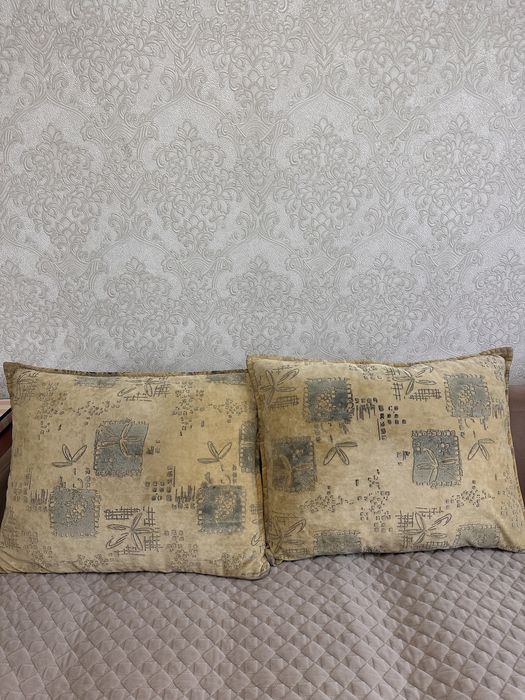 Декоративные диванные подушки 2 шт.
