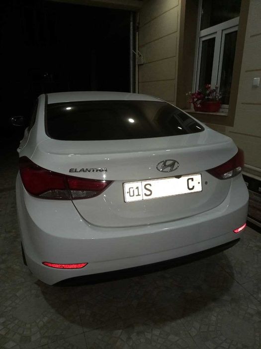 Hyundai elantra сотилади