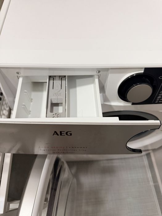Продавам пералня AEG 6000 Series ProSense