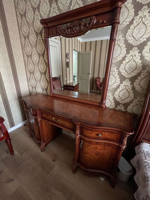 Спальный гарнитур