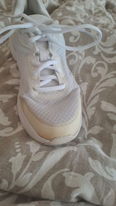 Маратонки бели nike