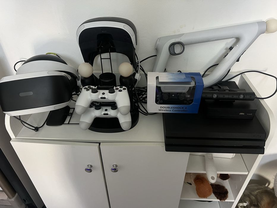 Set gaming playstation PS4 Pro 1Tb+set VR complet