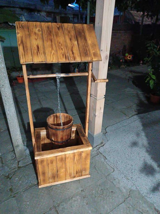 Дървен кладенец голям