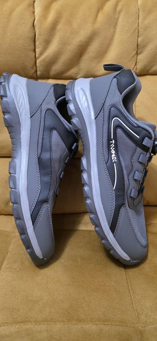 Кросовки мужские 46 размера