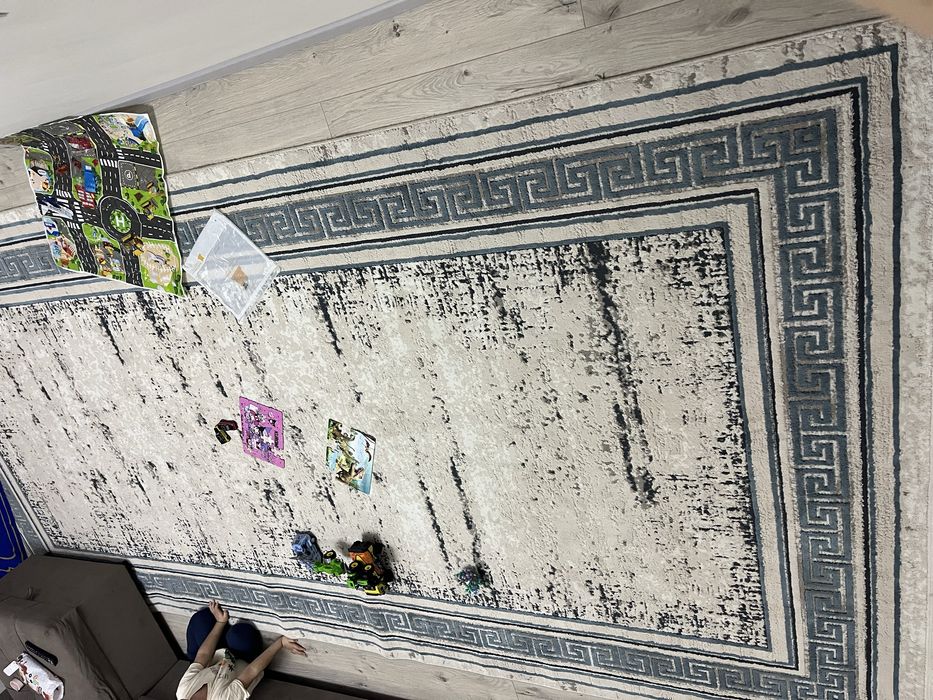 Ковры разные отличного качества