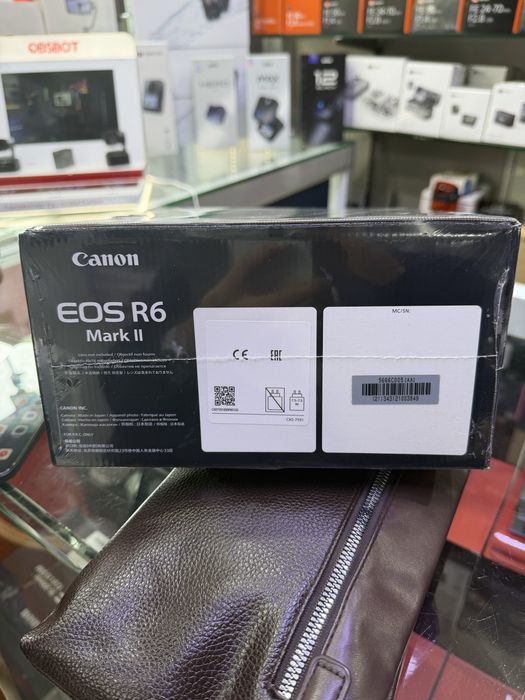 Canon R6 Mark 2  24-105mm F4-7.1 IS STM yengide ishlatilmagan