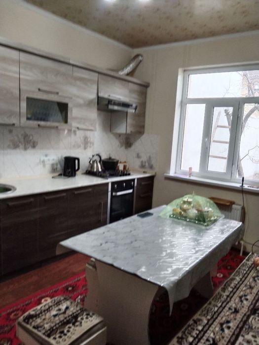 Дом ховли жой сотилади мебель бн бирга, сув, свет, газ. Райцентр