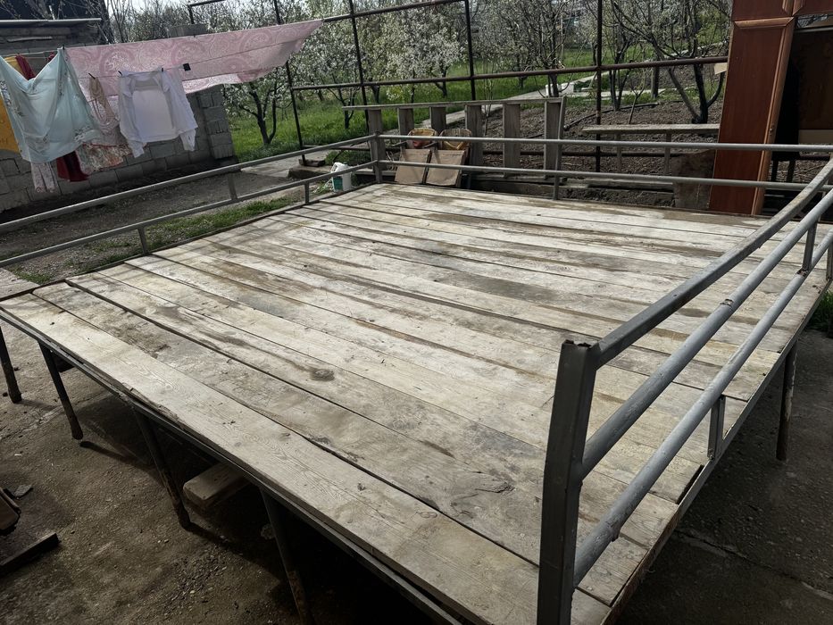 Тапчан для дома железный