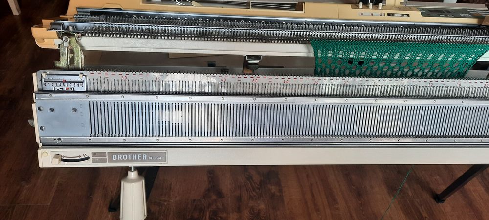 Продам переднюю фонтуру brother kr 840