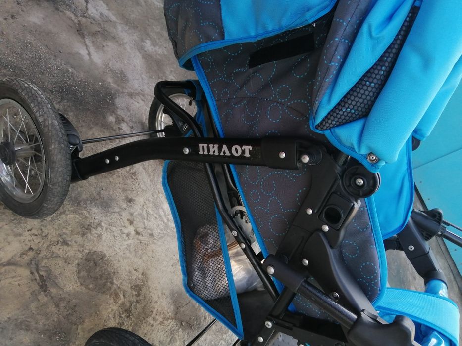 Срочно продам коляску 3в1