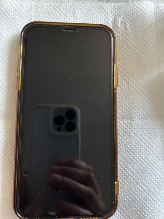 Продам Iphone 11