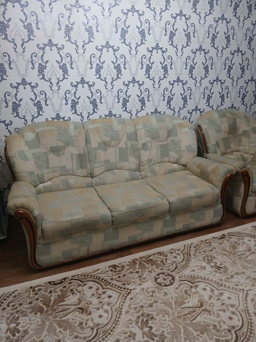 Продам диван и два кресло