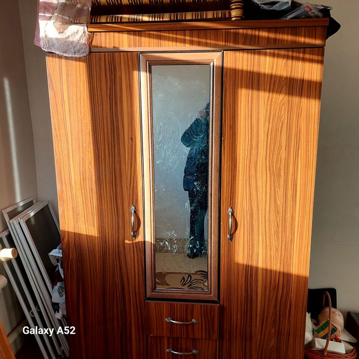 Шкаф 3 капылы почти новый