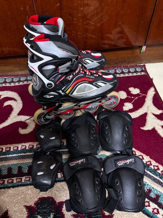 Продаются в роликовые коньки 44 размер