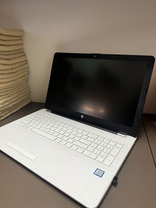 Лаптоп HP 15-bs150sa