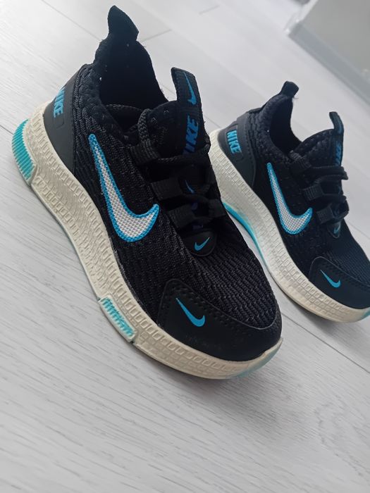 Маратонки 26,27 общо 10€