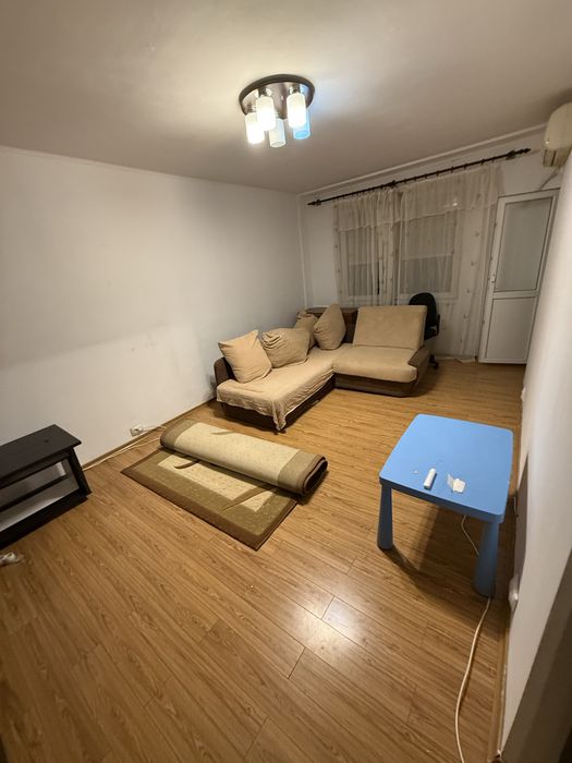Inchiriez apartament