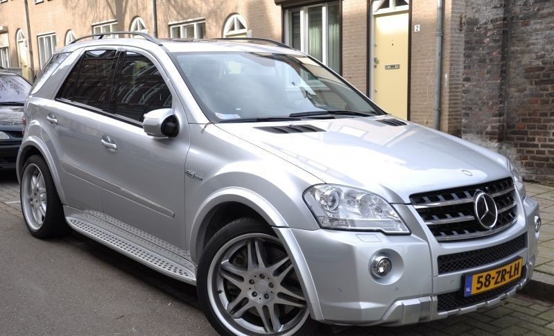 AMG Раздувки за калниците за Мерцедес ML W164 РАЗПРОДАЖБА