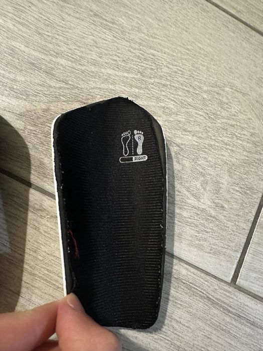 3 perechi de aparatori