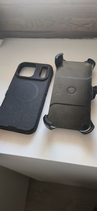 Vând husa I phone 17 pro max