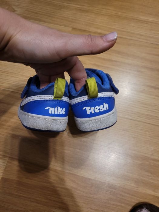 Adidasi Nike mărime 23.5