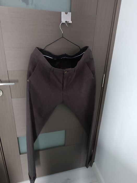 Pantaloni casual pentru ocazie