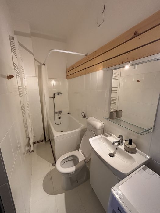 Închiriez apartament la curte comună zona Elisabetin